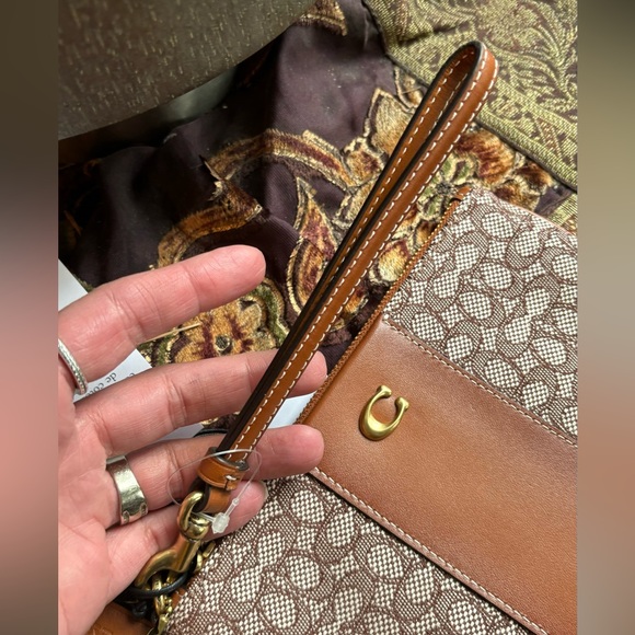 Authentic COACH 1941 micro sign. jacquard/refined calf leather zip top wristlet - Picture 6 of 14
